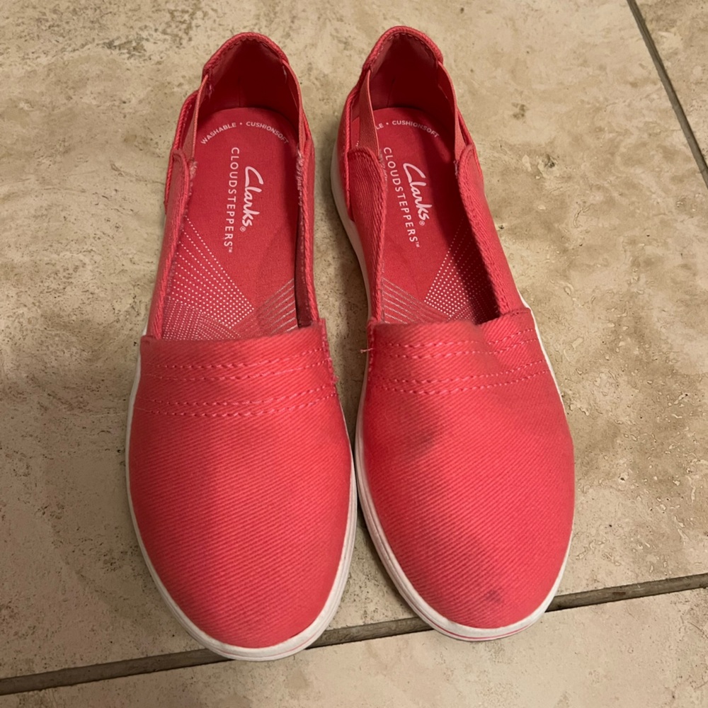 Clarks 5.5 cushion slide